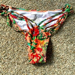 🌸 strappy bikini bottoms 🌺